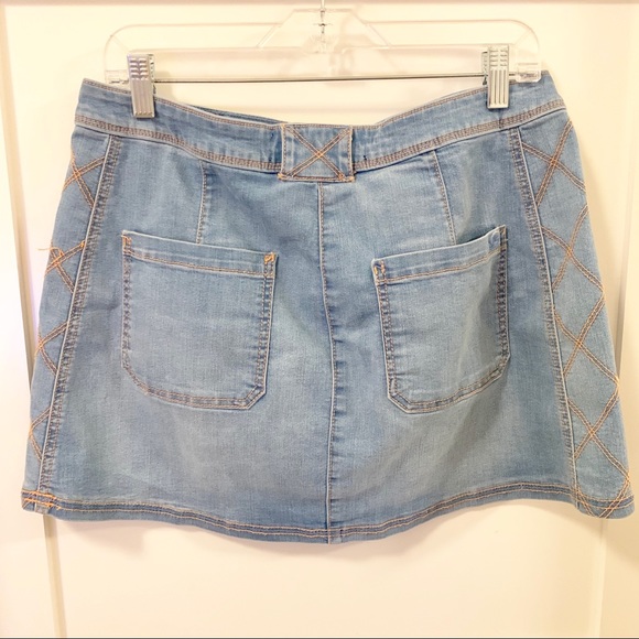 Hollister Denim Mini Skirt - Picture 4 of 4